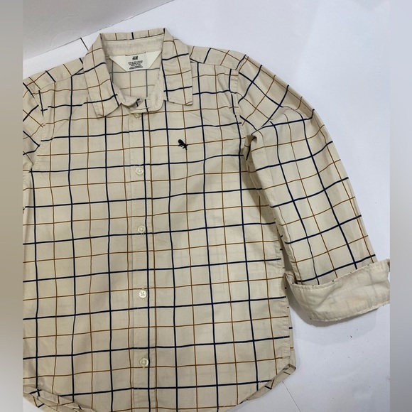 LIKE NEW H&M KIDS BUTTON DOWN SHIRT - Picture 4 of 8